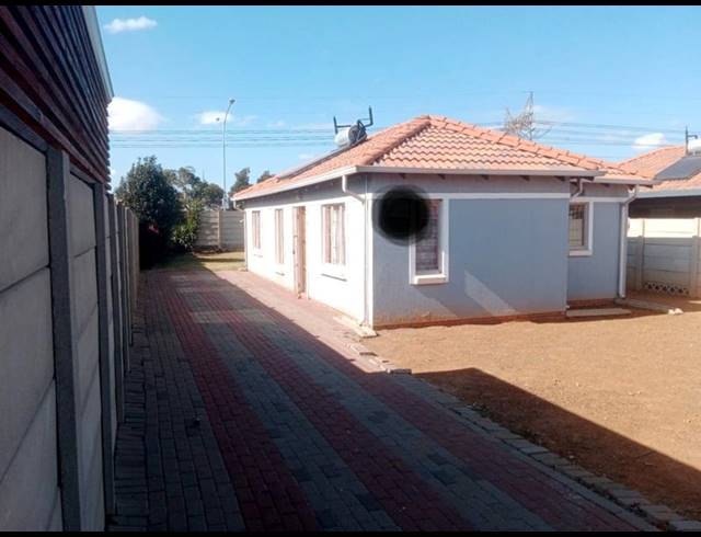 3 BEDROOM HOUSE FOR SALE IN ALBERTSDAL